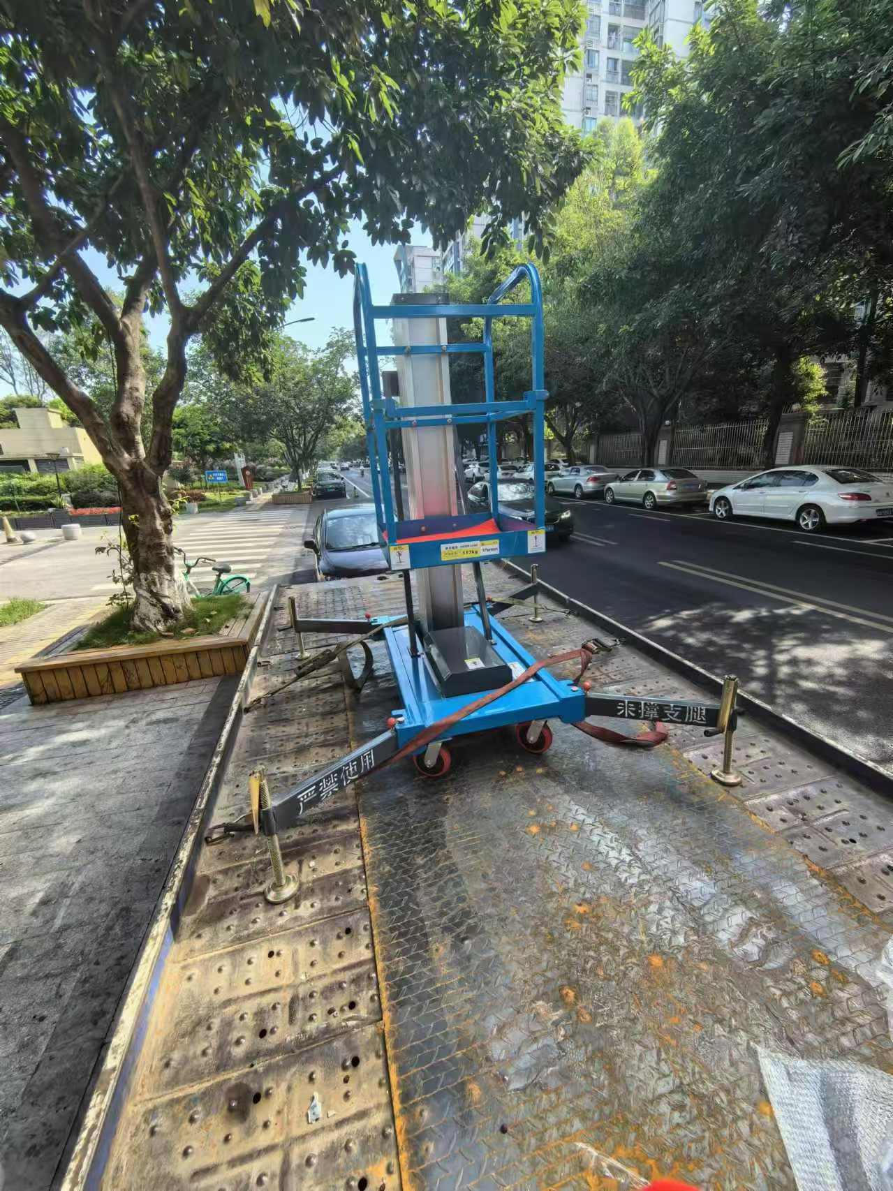 鋁合金升降機(jī) 鋁合金升降機(jī)