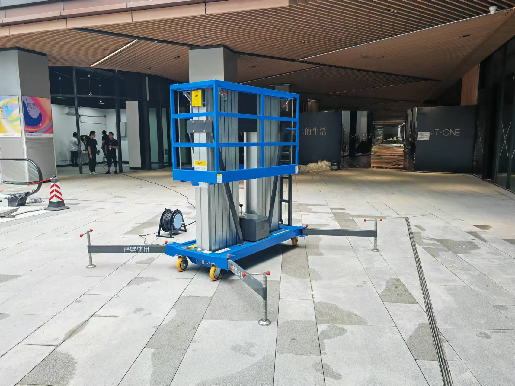 鋁合金升降機(jī)