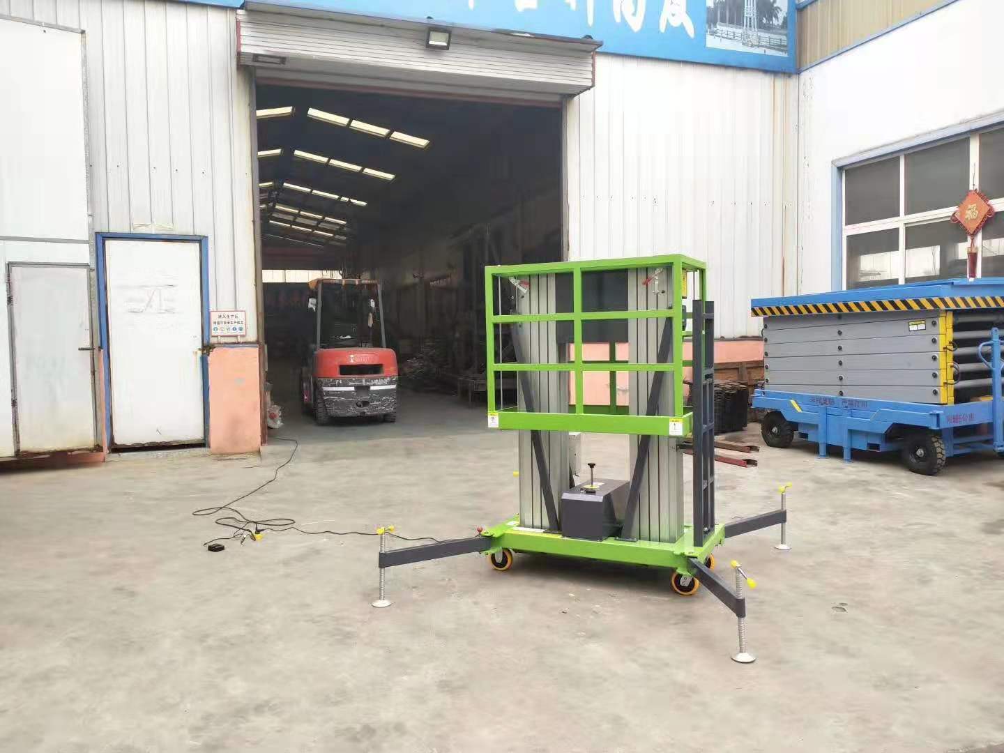 鋁合金升降機(jī)采用桅桿支撐方式進(jìn)行提升